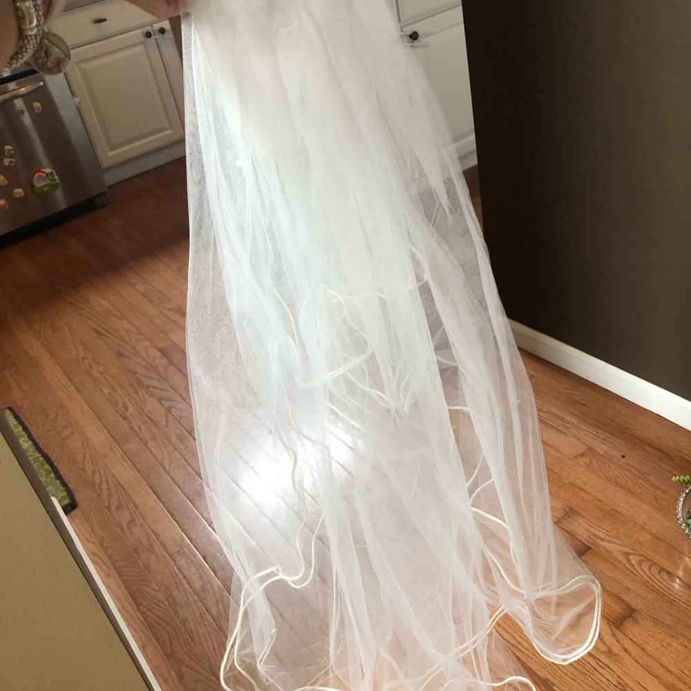 David’s Bridal Ivory Veil NWT